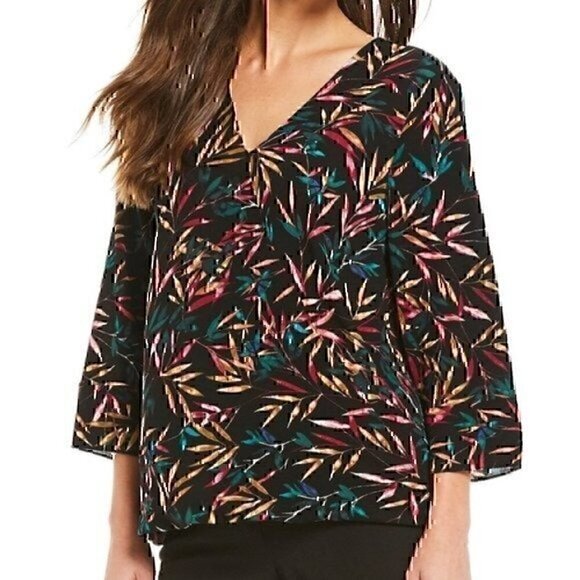 NEW NWT INVESTMENTS V-Neck Leaf Wrap Top Black Green Floral 3/4 Sleeve Surplice - Picture 1 of 8